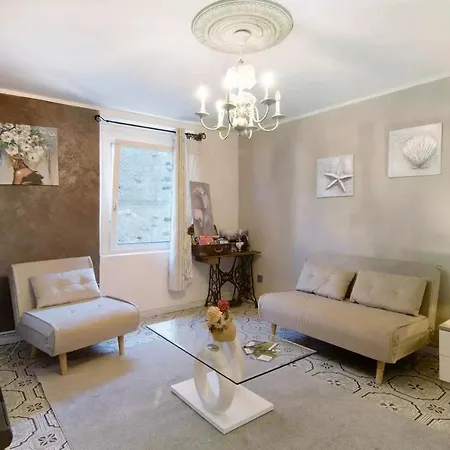 Mary House @ شقة *